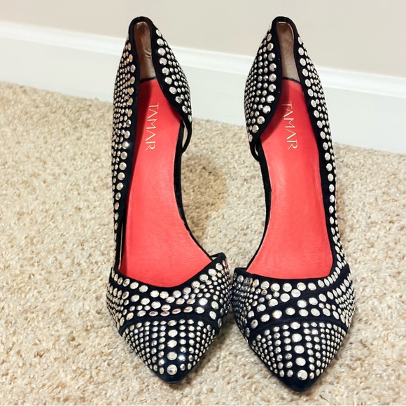 Black Heels Shoes with elegant design and comfortable fit - Picture 2 of 9